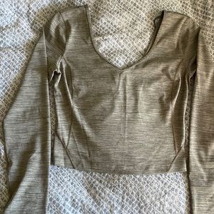 Lululemon long sleeve align v neck size 6, brown